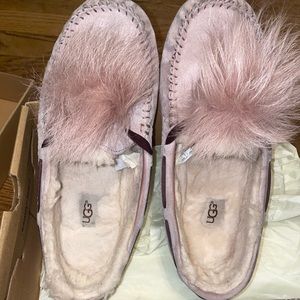 Ugg Dakota Pom Pom